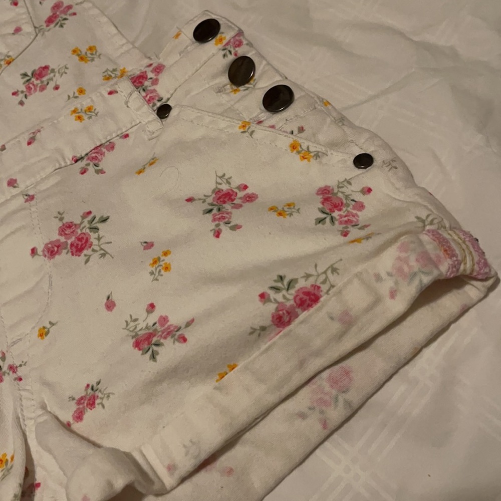 short - Picture 5 of 10